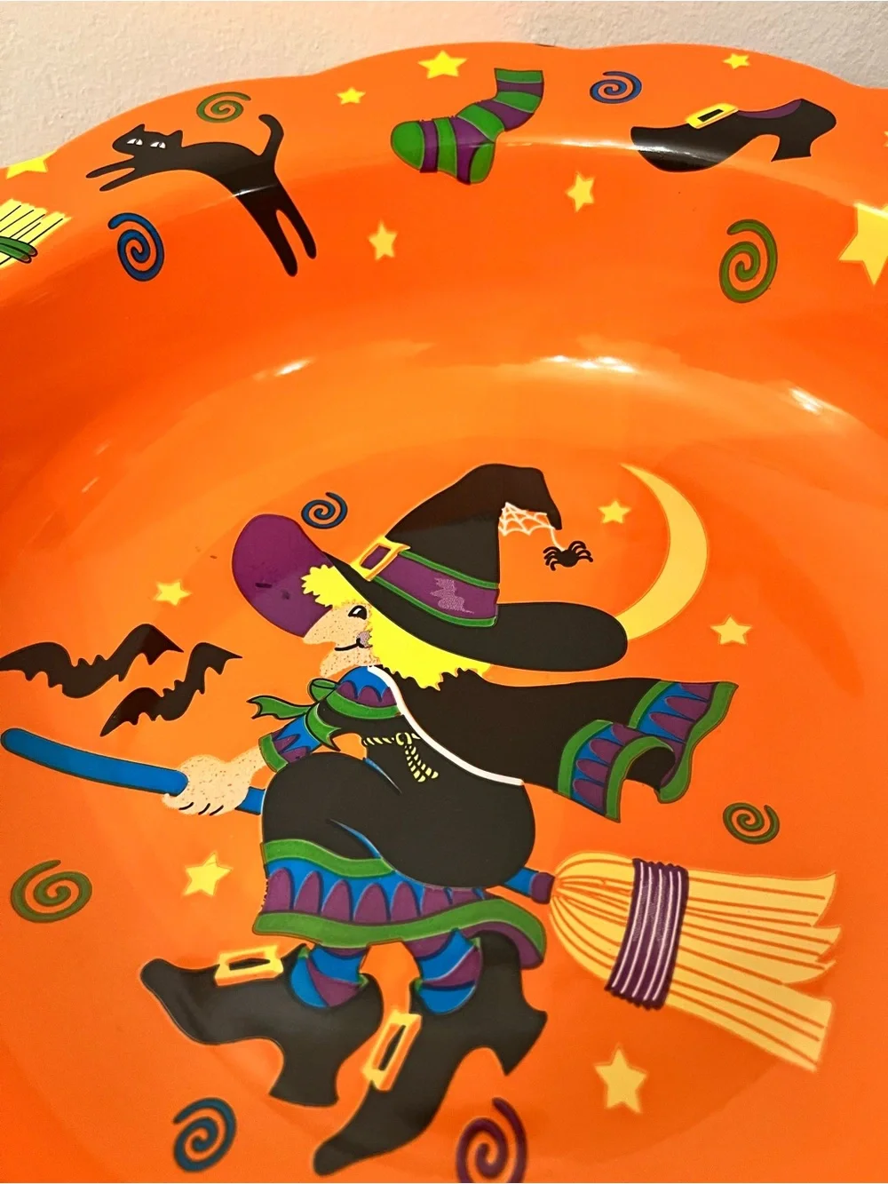 Vintage vibrant Halloween bowl